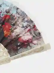 Сиреневый веер с кольцом