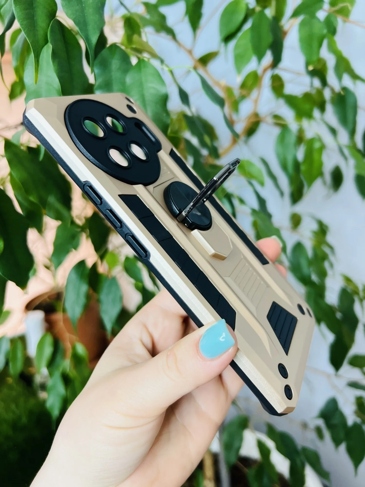 Золотой чехол противоударный military для Tecno Spark 20 Pro Plus / Техно Спарк 20 Про +