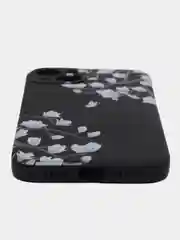 Розовый чехол на айфон 13