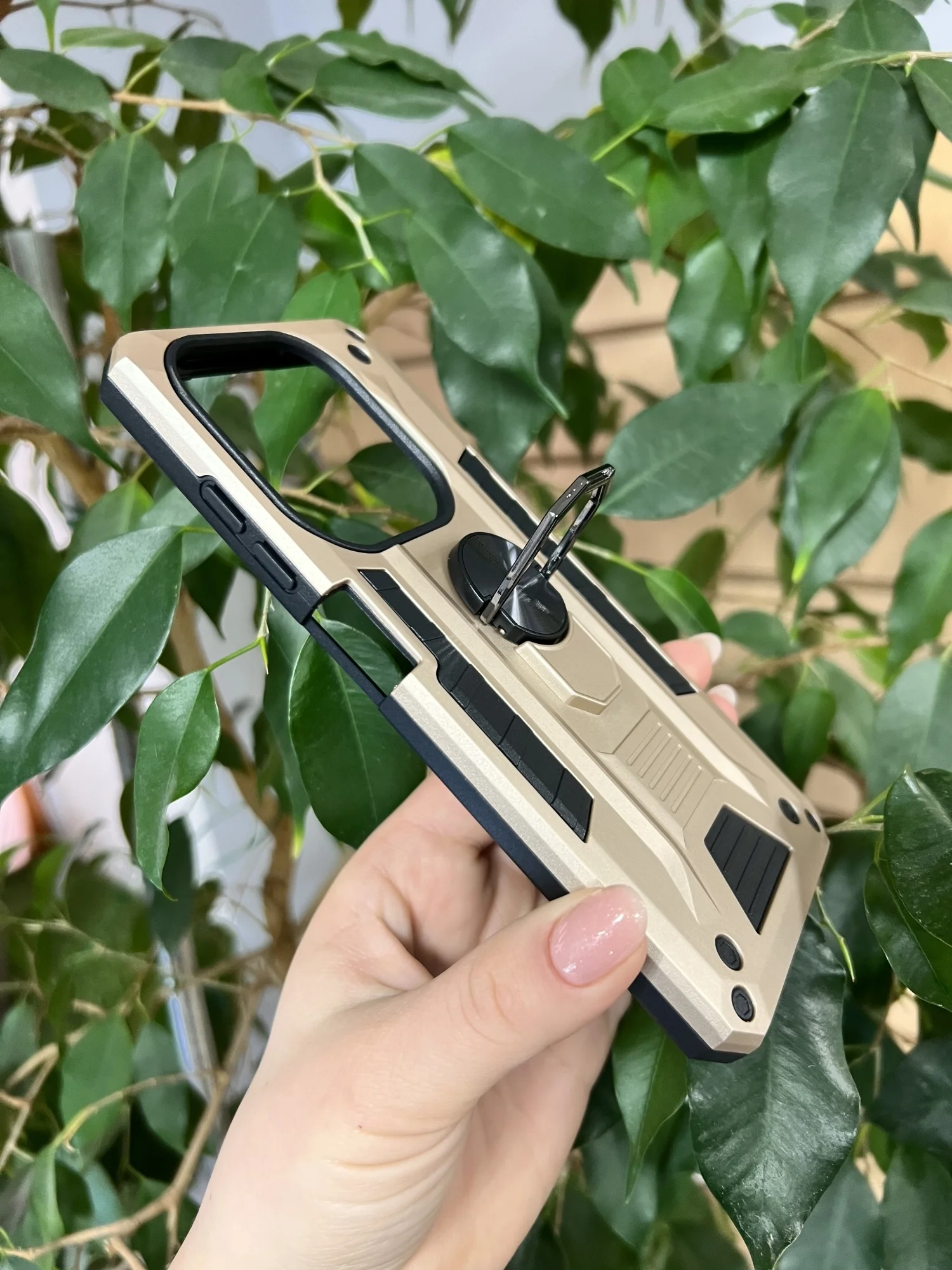 Золотой чехол противоударный military для Infinix Hot 40i и Smart 8 / Инфиникс Хот 40i и Смарт 8