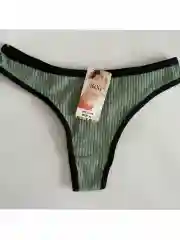 Женские трусы стринги