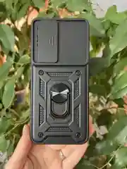 Черный чехол противоударный armors для Tecno Pova Neo 3 / Техно Пова Нео 3 с защитой камеры