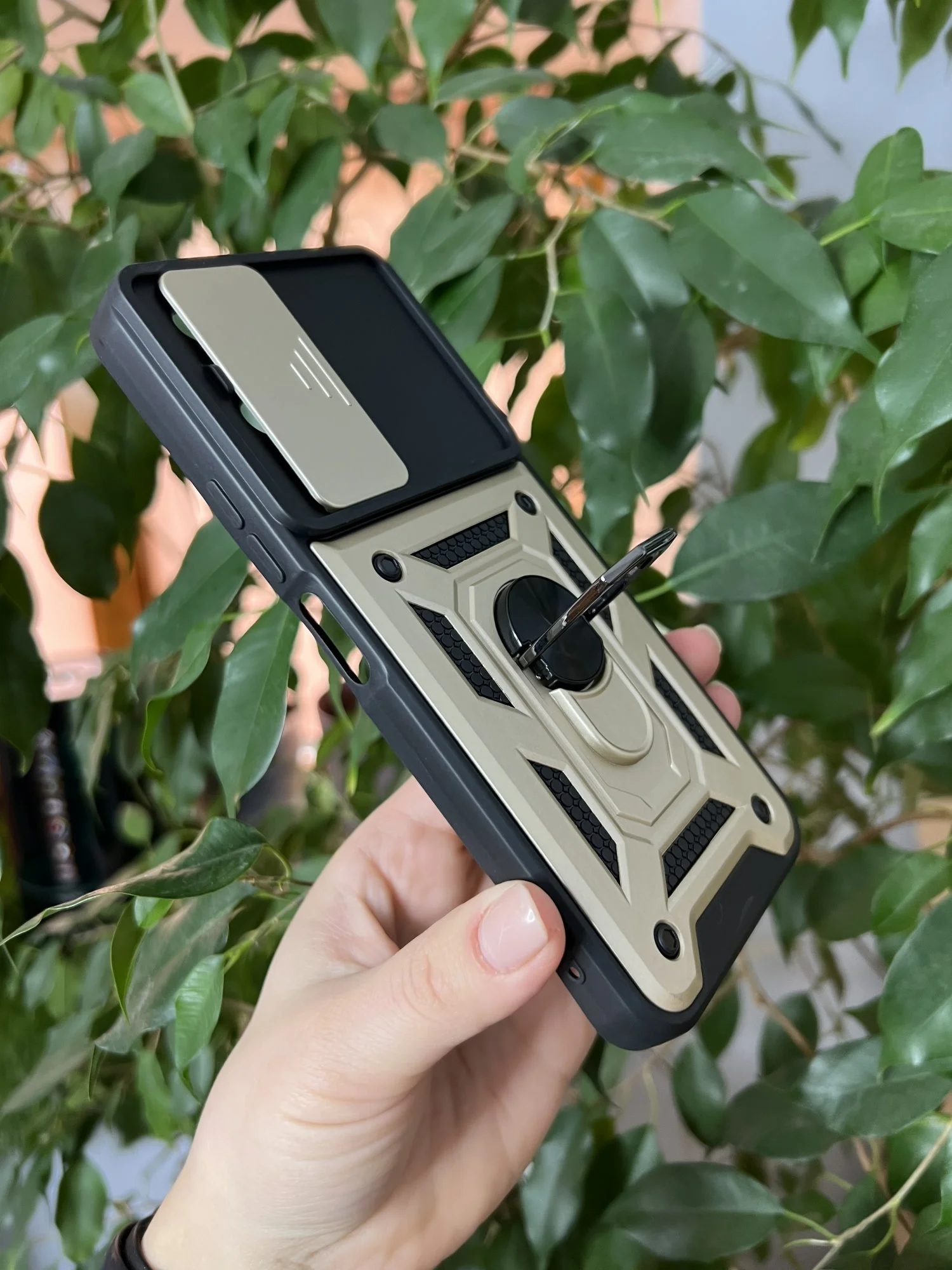Золотой чехол противоударный armors для Tecno Pova Neo 3 / Техно Пова Нео 3 с защитой камеры