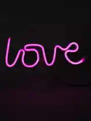 Розовый светильник настольный светодиодный, неоновый, на батарейках, love