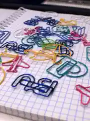 Скрепки канцелярские фигурные, цветные, большие