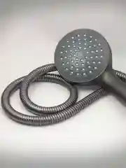 Смеситель для ванны с лейкой и шлангом