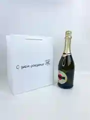 Белый пакет подарочный большой