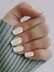 Прозрачный гель-лак для ногтей