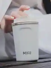 Белый термокружка MIKU для кофе, чая с собой и в автомобиль, 380 мл