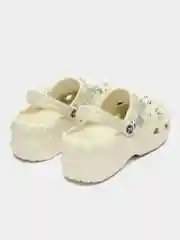 Молочный сабо с джибитсами женские