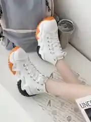 Белый кеды женские Converse на высокой платформе, кроссовки конверсы на осень с высокой подошвой