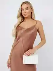Белый сумка женская с цепочкой, текстурная