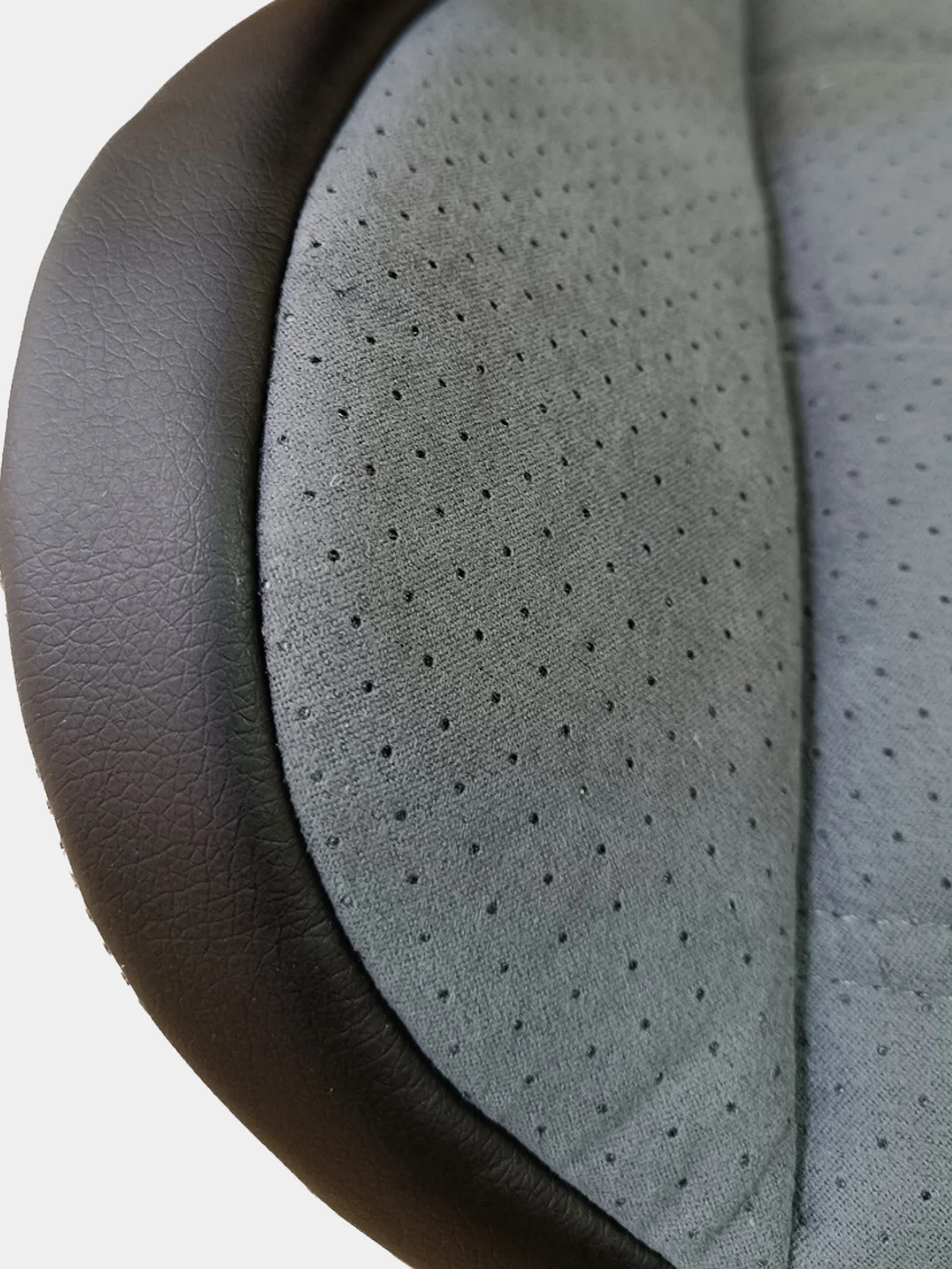 Автокресло YB802A бустер с isofix серый