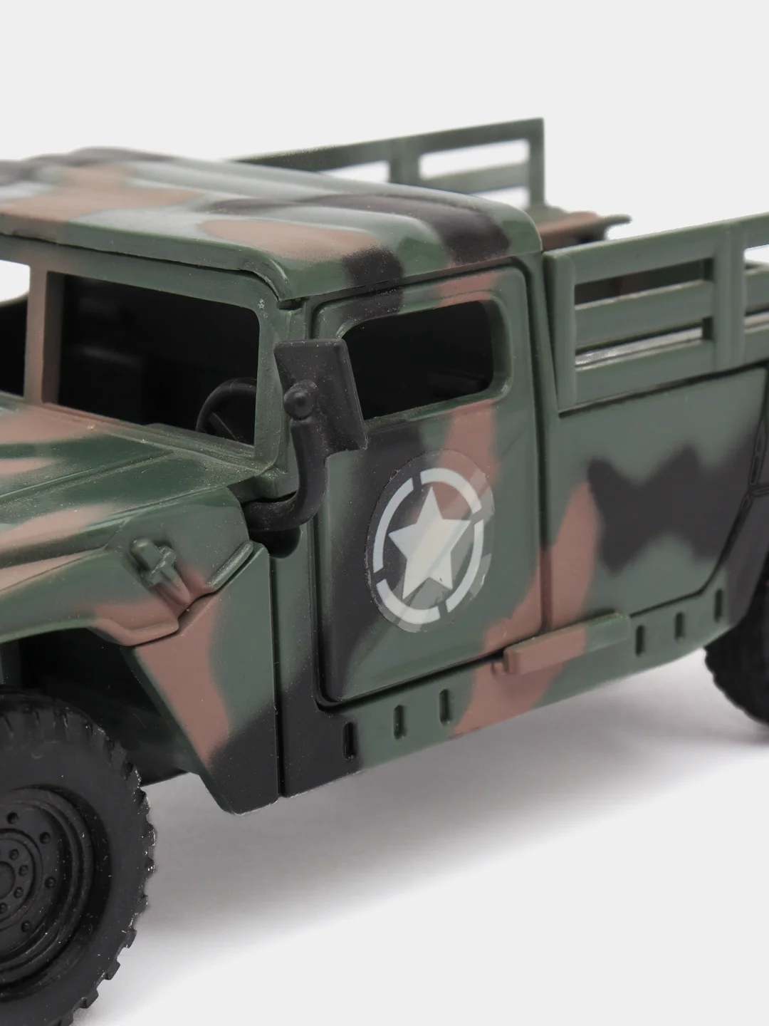Военная игрушка инерция. Игрушечный военный транспорт