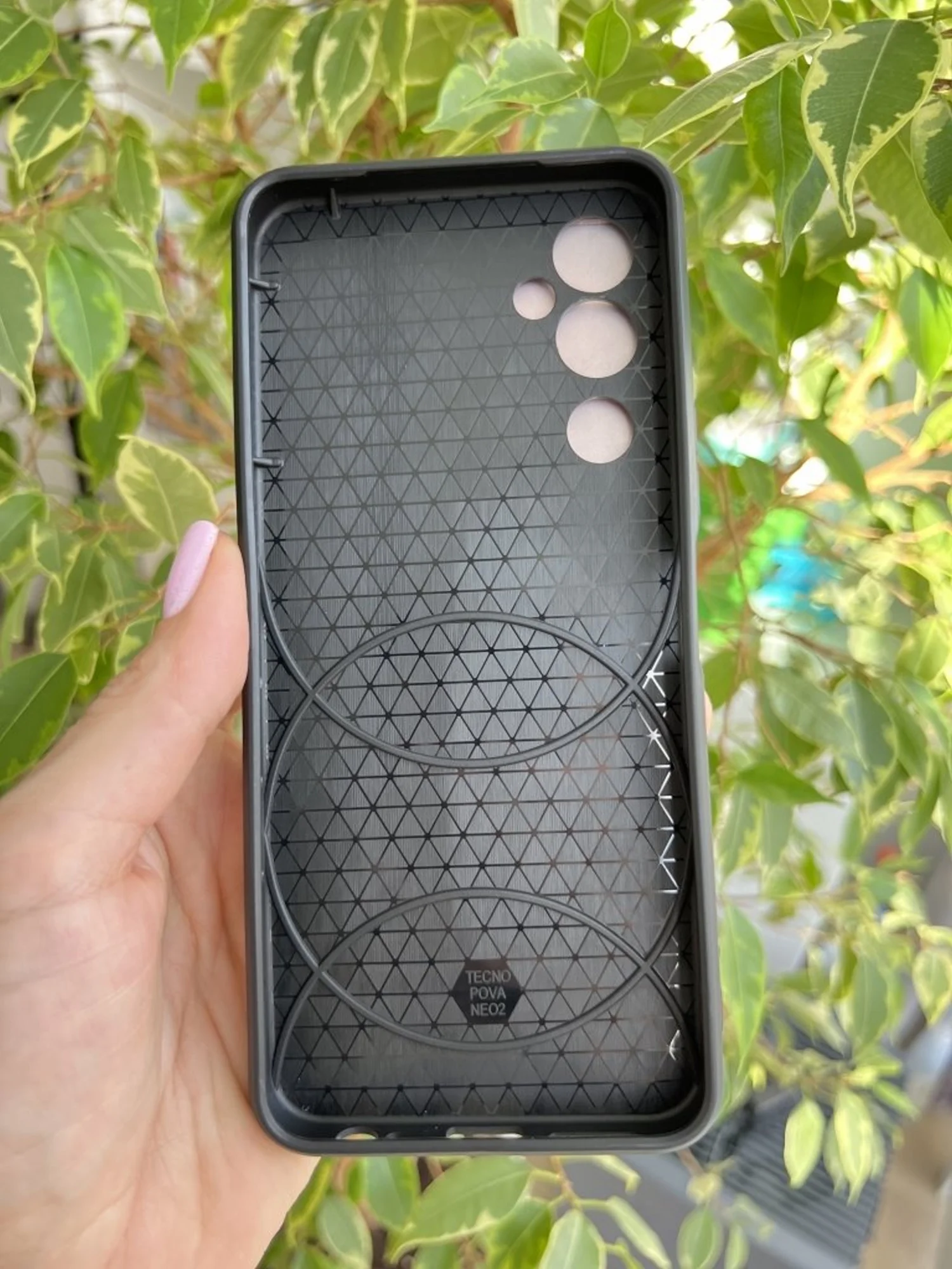 Красный чехол противоударный armors для Tecno Pova Neo 2 / Техно Пова Нео 2 с защитой камеры