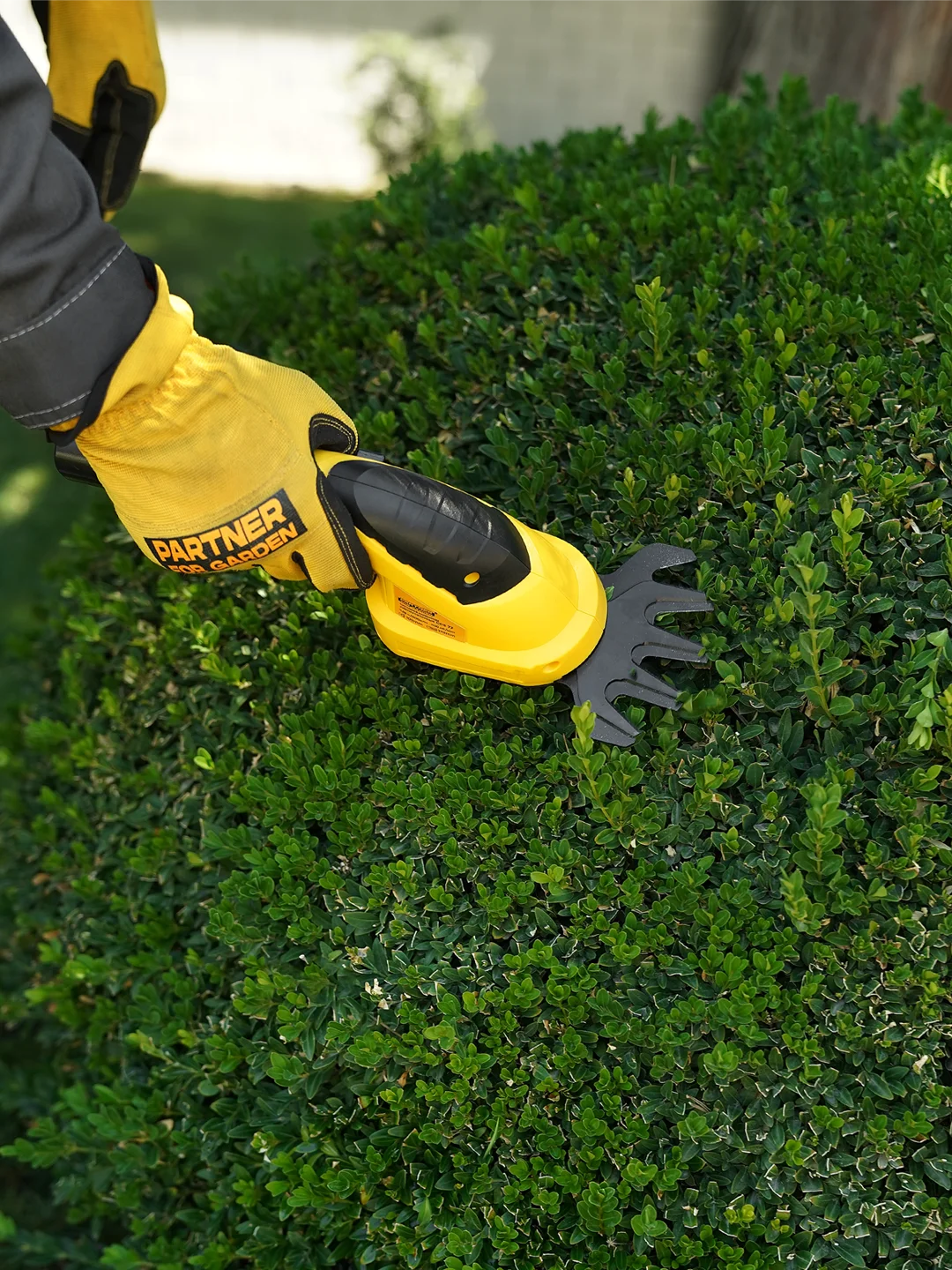 Кусторез, ножницы, аккумуляторный садовый для кустов, травы, газона Partner for Garden CGS-72
