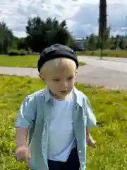 Черный детский докер на липучке с буквой R , детская кепка без козырька , детская панама