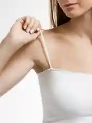Белый топ на бретелях