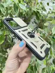 Золотой чехол противоударный armors для Realme C30 и C30s и Narzo 50i Prime с защитой камеры