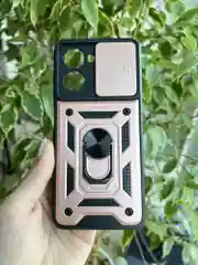 Розовый чехол противоударный armors для Realme C33 / Реалми С33 с защитой камеры