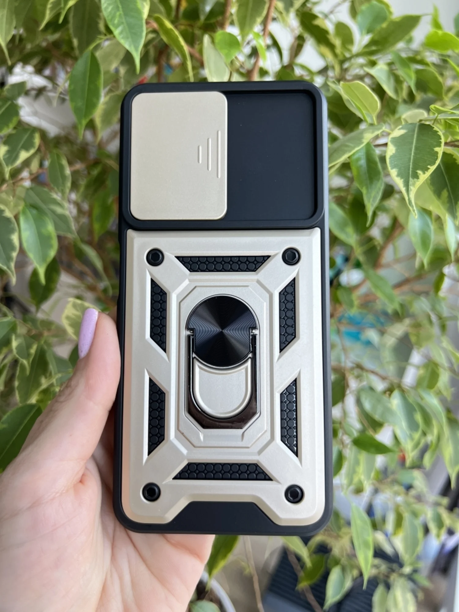 Золотой чехол противоударный armors для Realme C33 / Реалми С33 с защитой камеры