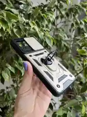 Золотой чехол противоударный armors для Realme 8 и 8 Pro / Реалми 8 и 8 Про с защитой камеры