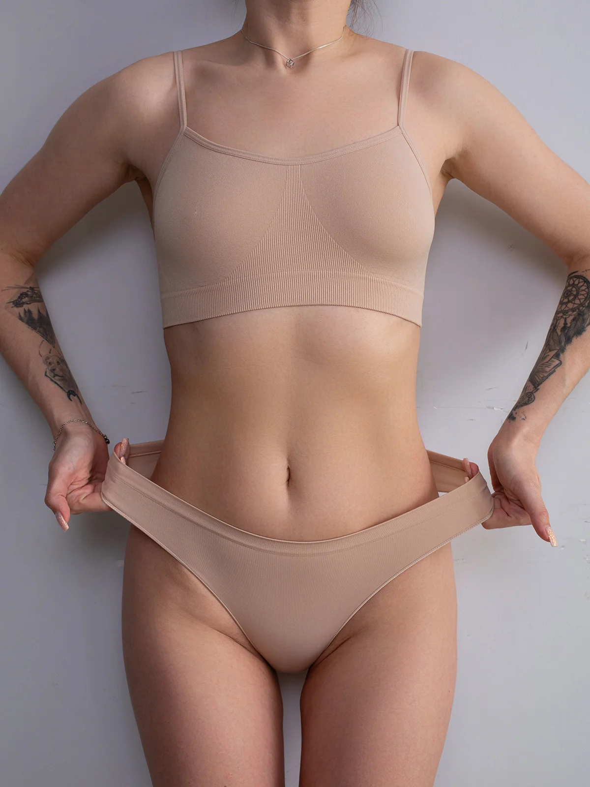 Бежевый топ бесшовный Giulia Brassiere