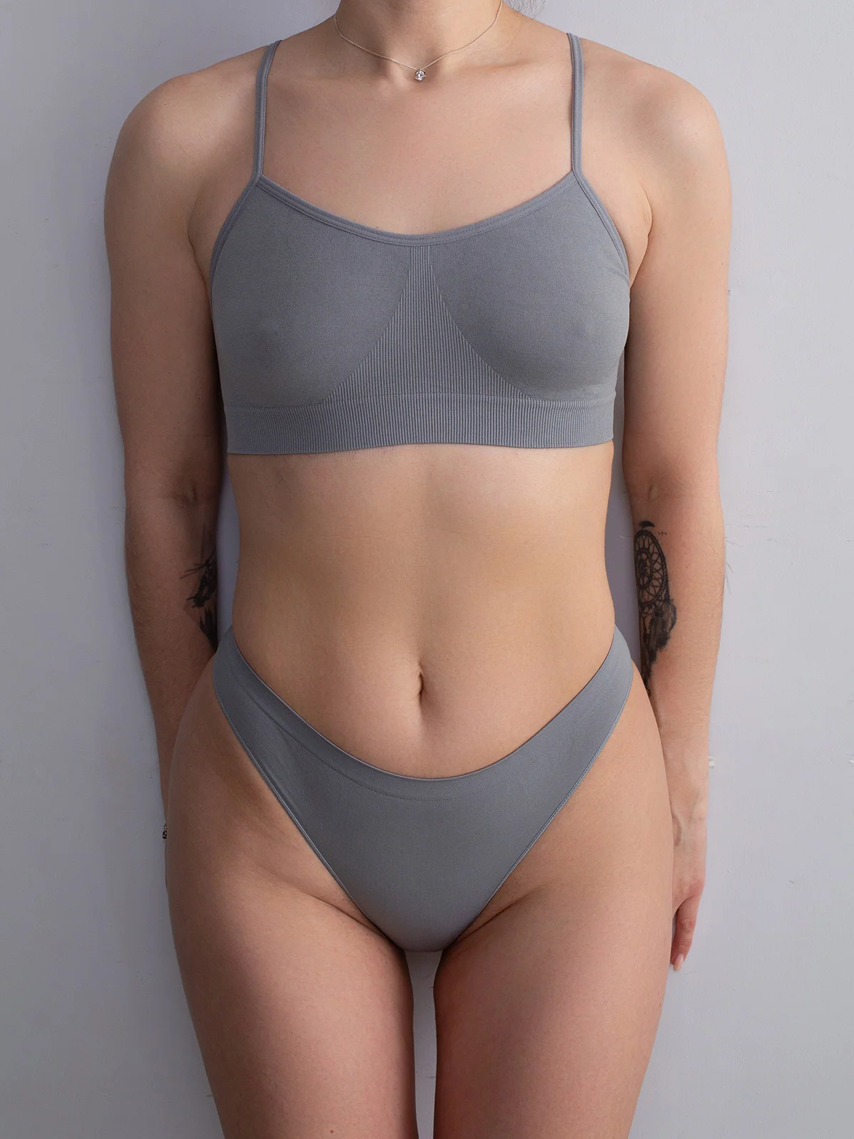 Серый топ бесшовный Giulia Brassiere