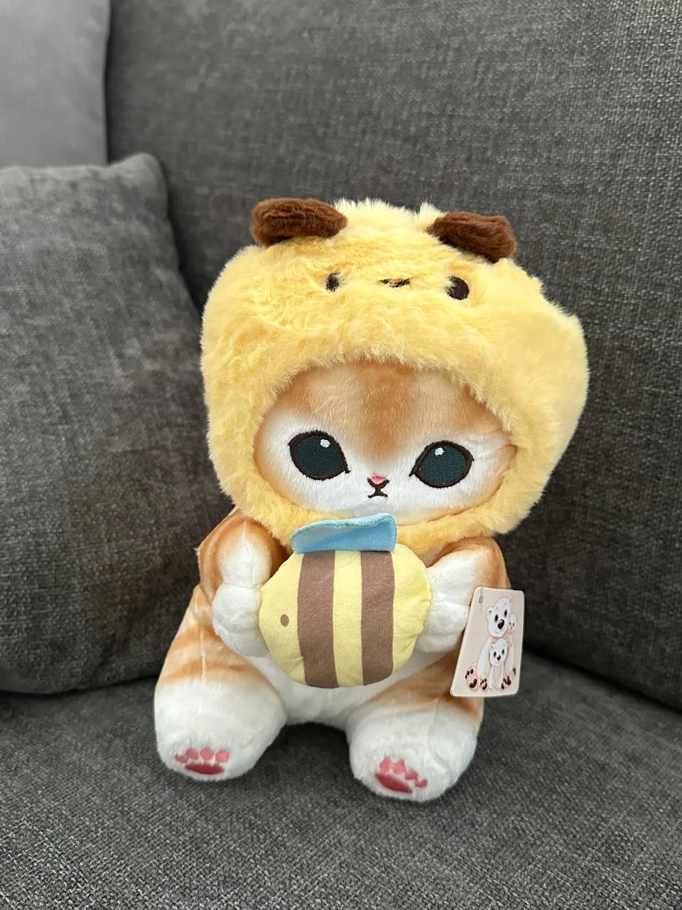 Желтый мягкая игрушка кошка в костюме плюшевая аниме фермер высота 25см