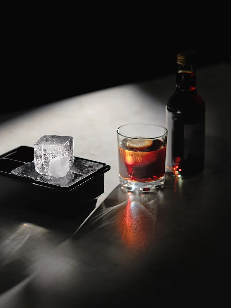 Форма для льда Куб с крышкой Ice cubes силиконовая 6 ячеек