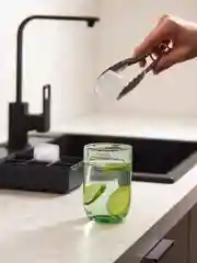 Форма для льда Куб с крышкой Ice cubes силиконовая 6 ячеек