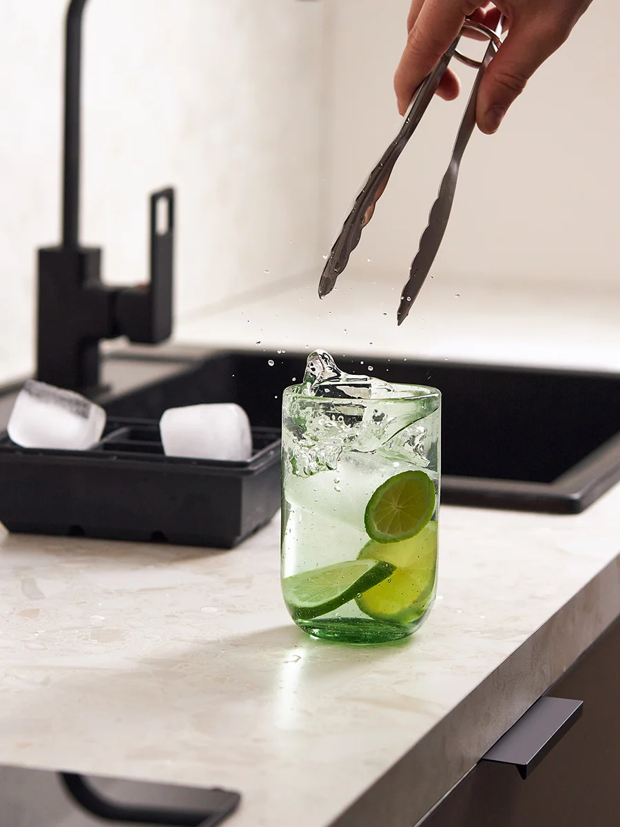 Форма для льда Куб с крышкой Ice cubes силиконовая 6 ячеек