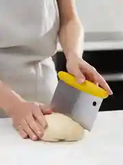 Шпатель-скребок кондитерский для теста с делениями Easy Cut