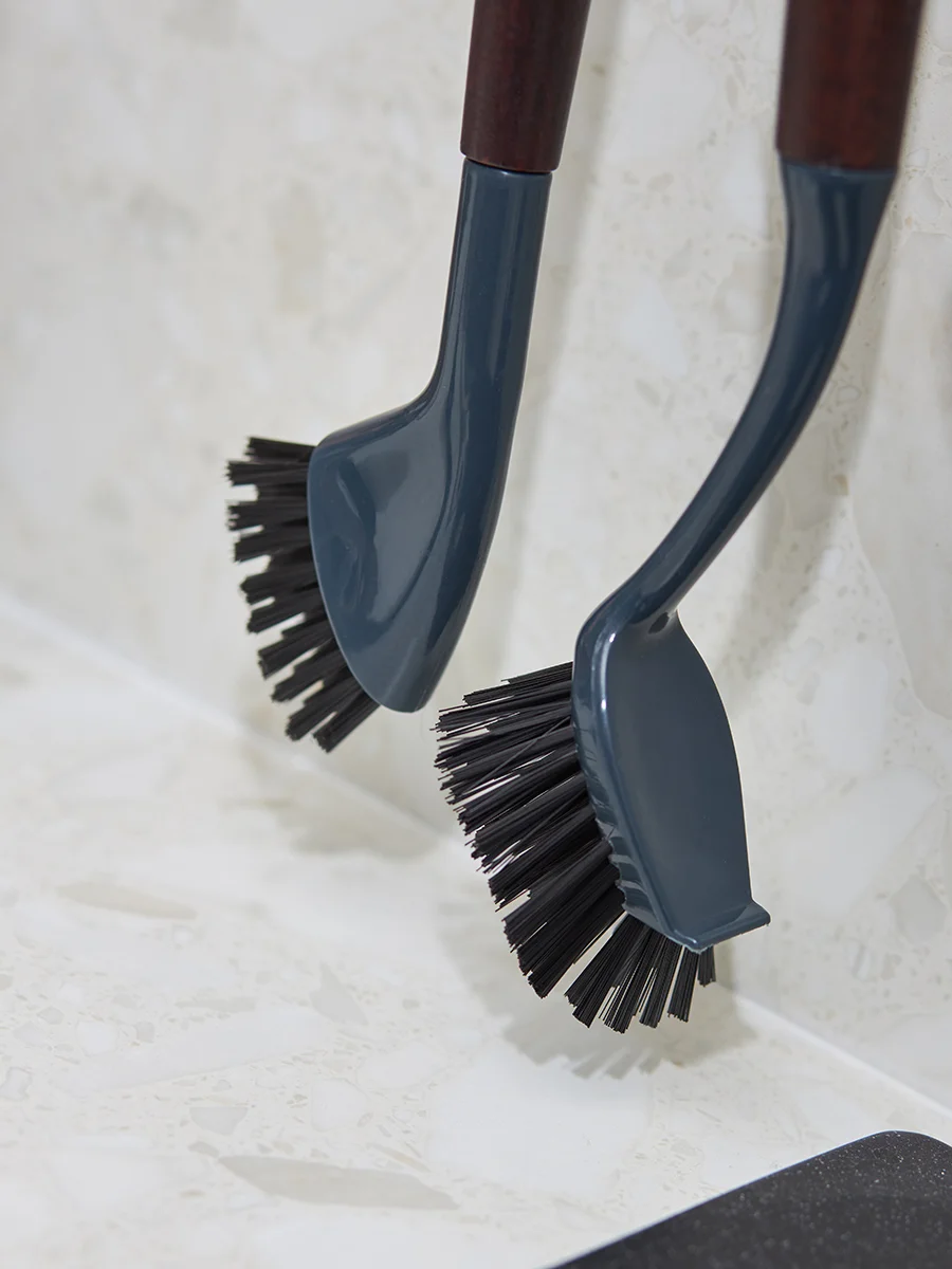 Щетка для мытья посуды с ручкой Cleans 24 см
