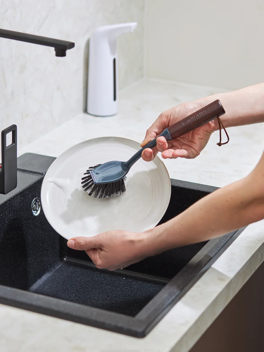Щетка для мытья посуды с ручкой Cleans 27 см