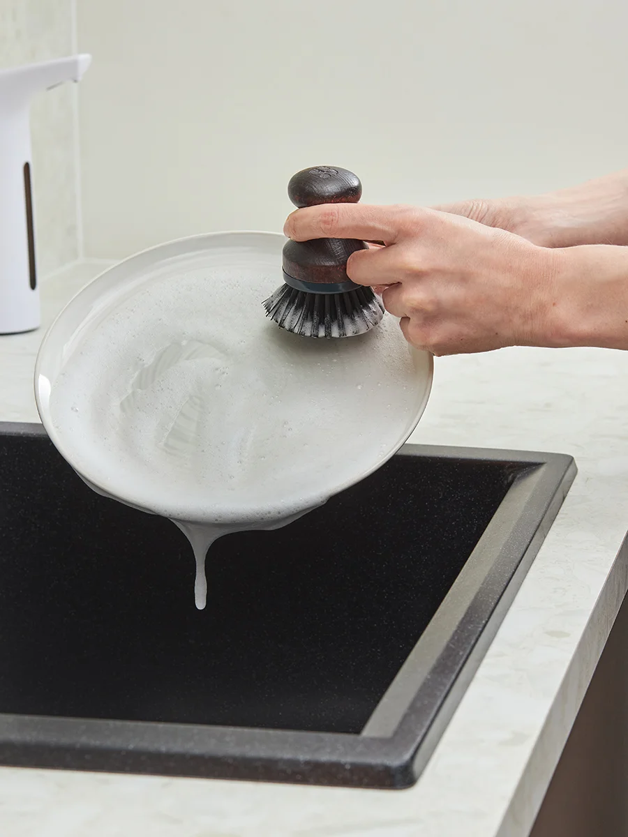 Щетка для мытья посуды круглая маленькая Cleans 9 см