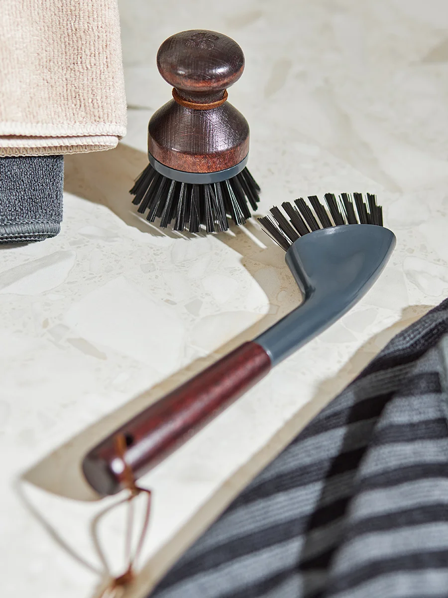 Щетка для мытья посуды круглая маленькая Cleans 9 см