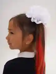 Белые пышные школьные бантики