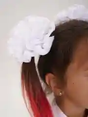 Белые пышные школьные бантики