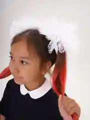 Белые пышные школьные бантики