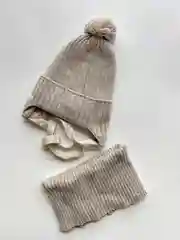 Бежевый шапка со снудом детская осень весна