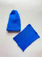 Лазурный шапка со снудом демисезонная