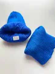 Лазурный шапка со снудом демисезонная