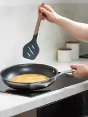 Лопатка-шумовка силиконовая кулинарная с прорезями 32 см SmartChef капучино-графит