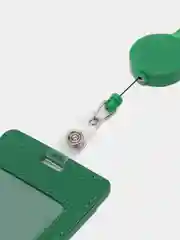 Зеленый бейдж с держателем-рулеткой вертикальный лентой, чехол для карт, для пропуска, картхолдер
