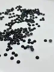 Черный кабошоны ,половинки бусины под  жемчуг ,полубусины,  в упаковке 30 грамм