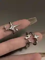Комплект женских колец в виде звезд