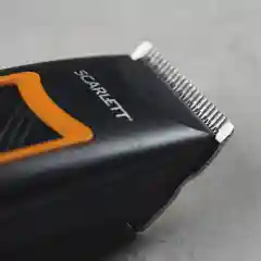 Машинка для стрижки волос SCARLETT SC-HC63C18, 15 Вт, черный/оранжевый