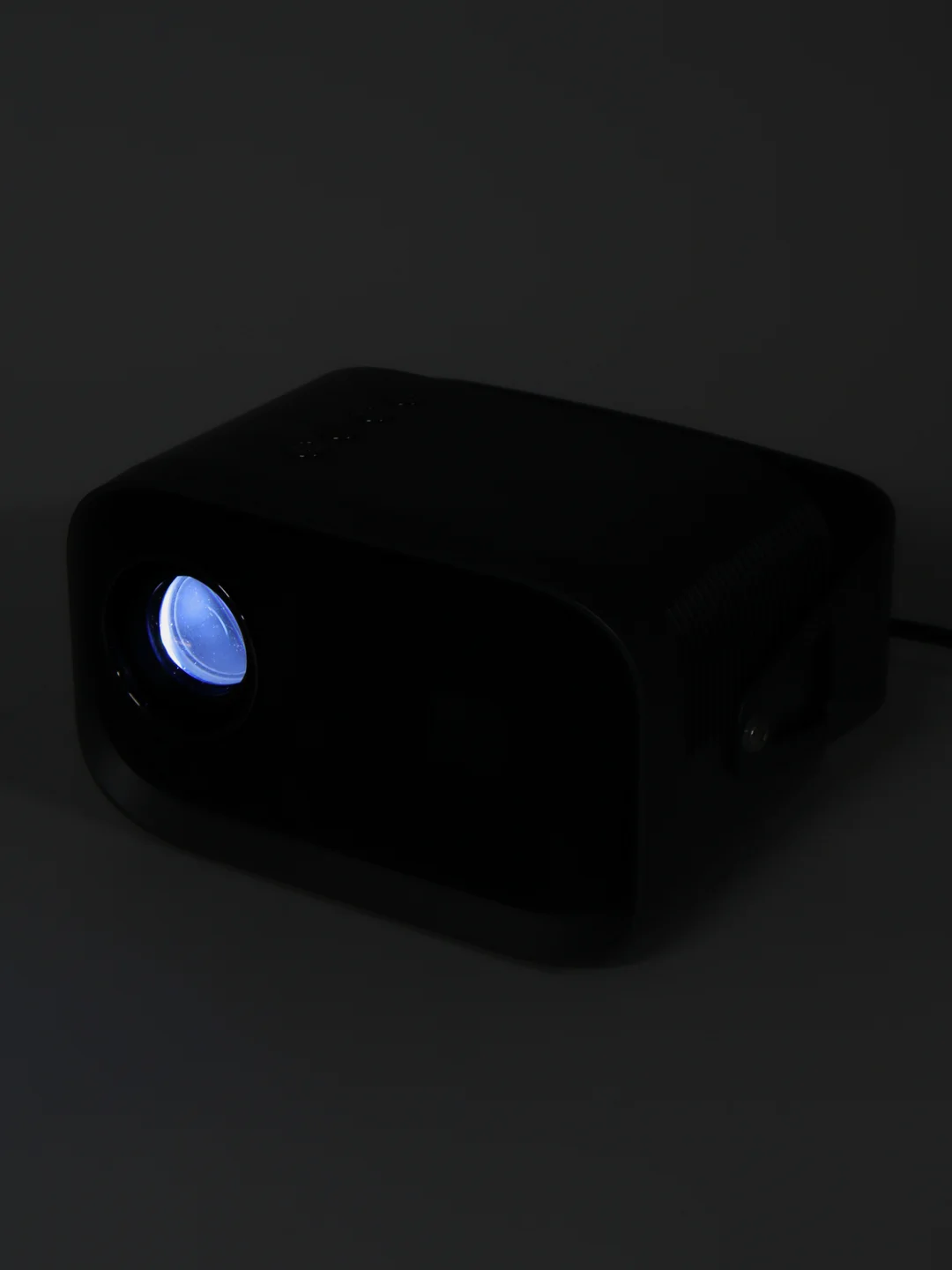 Проектор для фильмов Luckyroad X9 c HDMI, Wi Fi, Bluetooth, 1920 х 1080 FullHD, Android TV