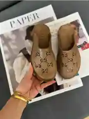 Шлепанцы женские